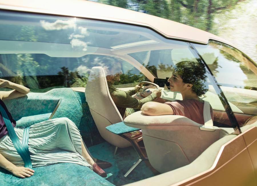  BMW Vision iNEXT 2018 года  (фото 34 из 128)